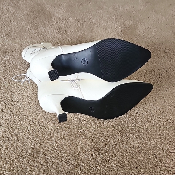 Women's White Western Ankle Boots- Size 7.5 - Picture 6 of 6